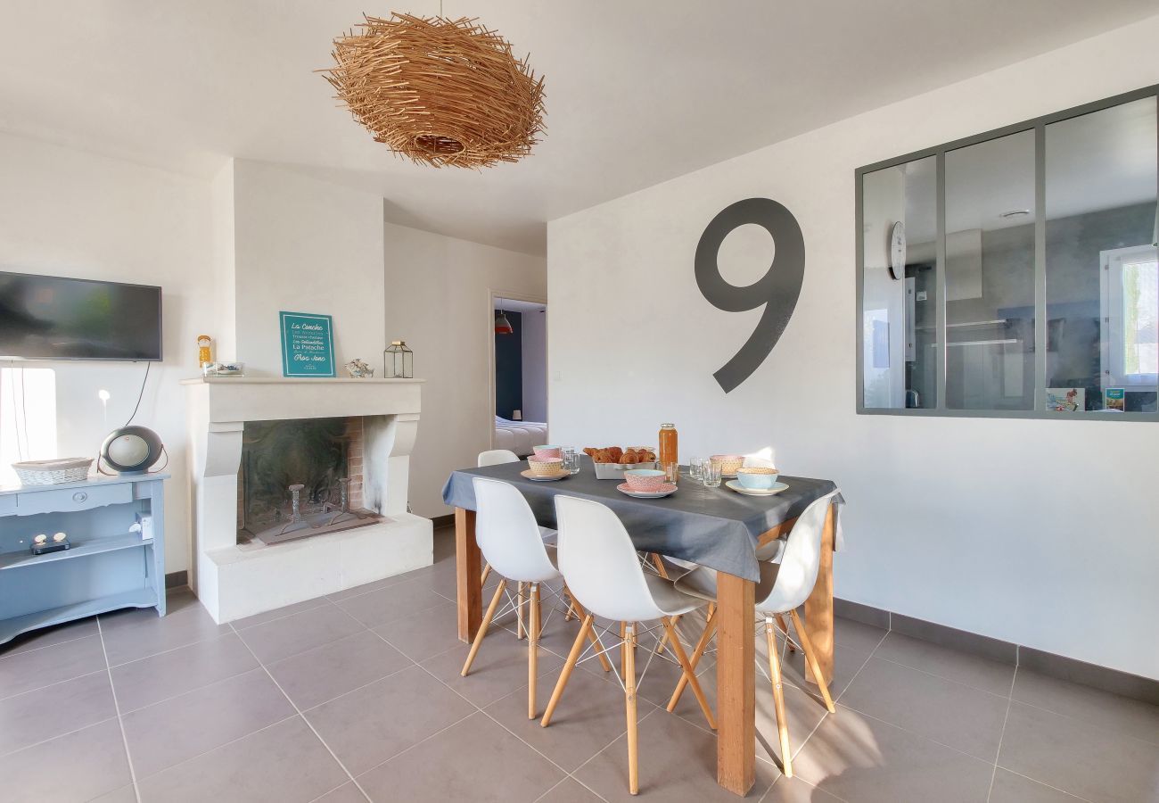 House in Saint-Martin-de-Ré - House with pool for 4 adults and 2 children