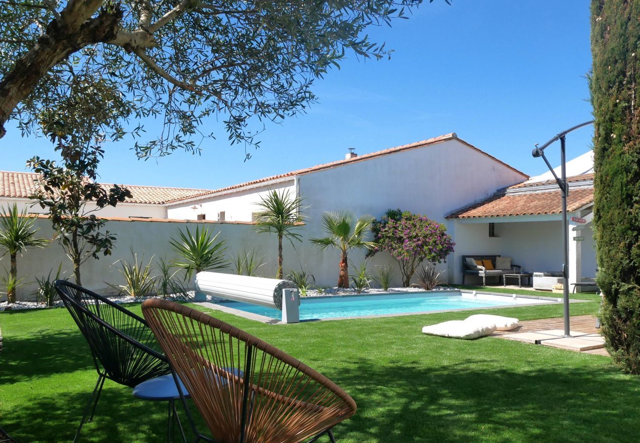 House in Saint-Martin-de-Ré - House with pool for 4 adults and 2 children