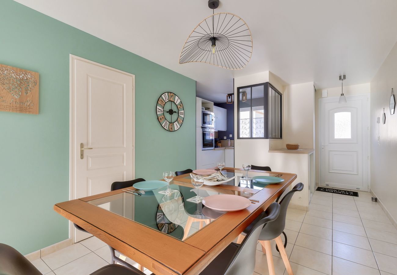 House in Les Sables-d´Olonne - Modern 2-bedroom house with shared pool