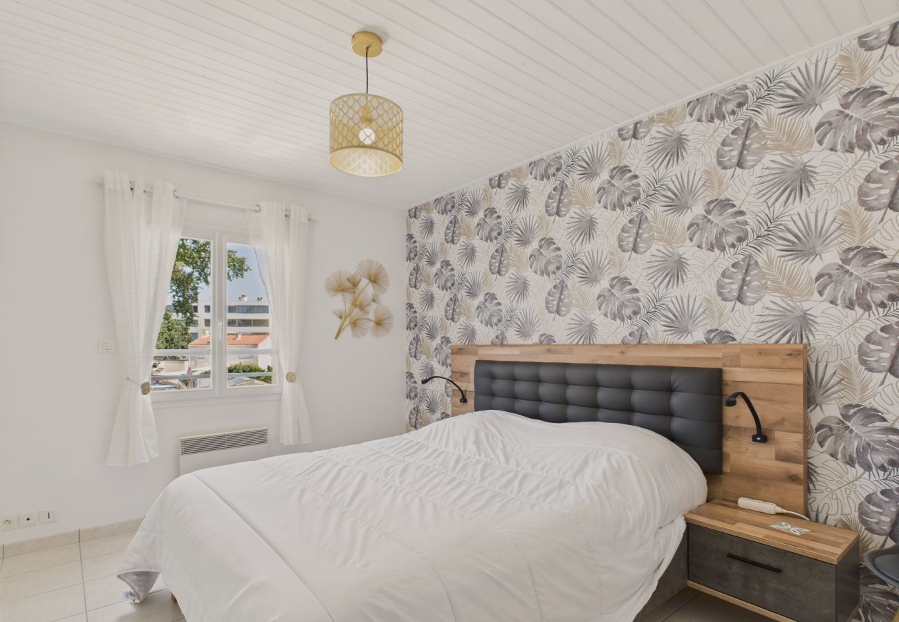 House in Les Sables-d´Olonne - Modern 2-bedroom house with shared pool