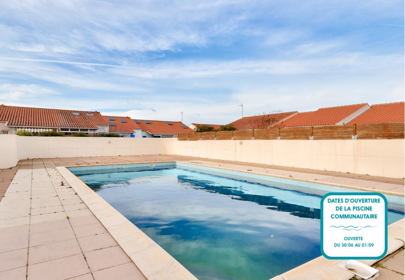 House in Les Sables-d´Olonne - Modern 2-bedroom house with shared pool