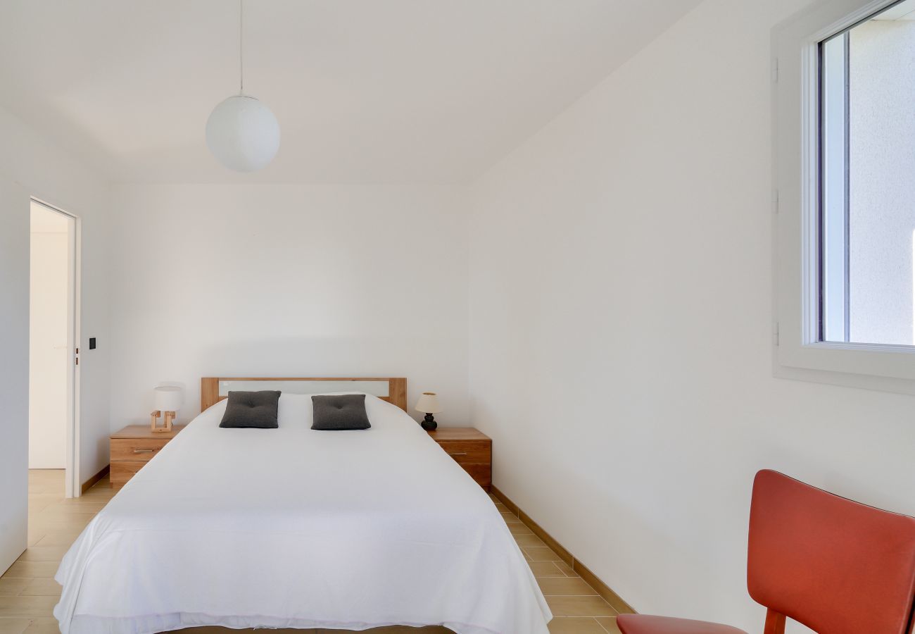 House in Penmarch - Breton stay for 7 with view of Eckmühl lighthouse