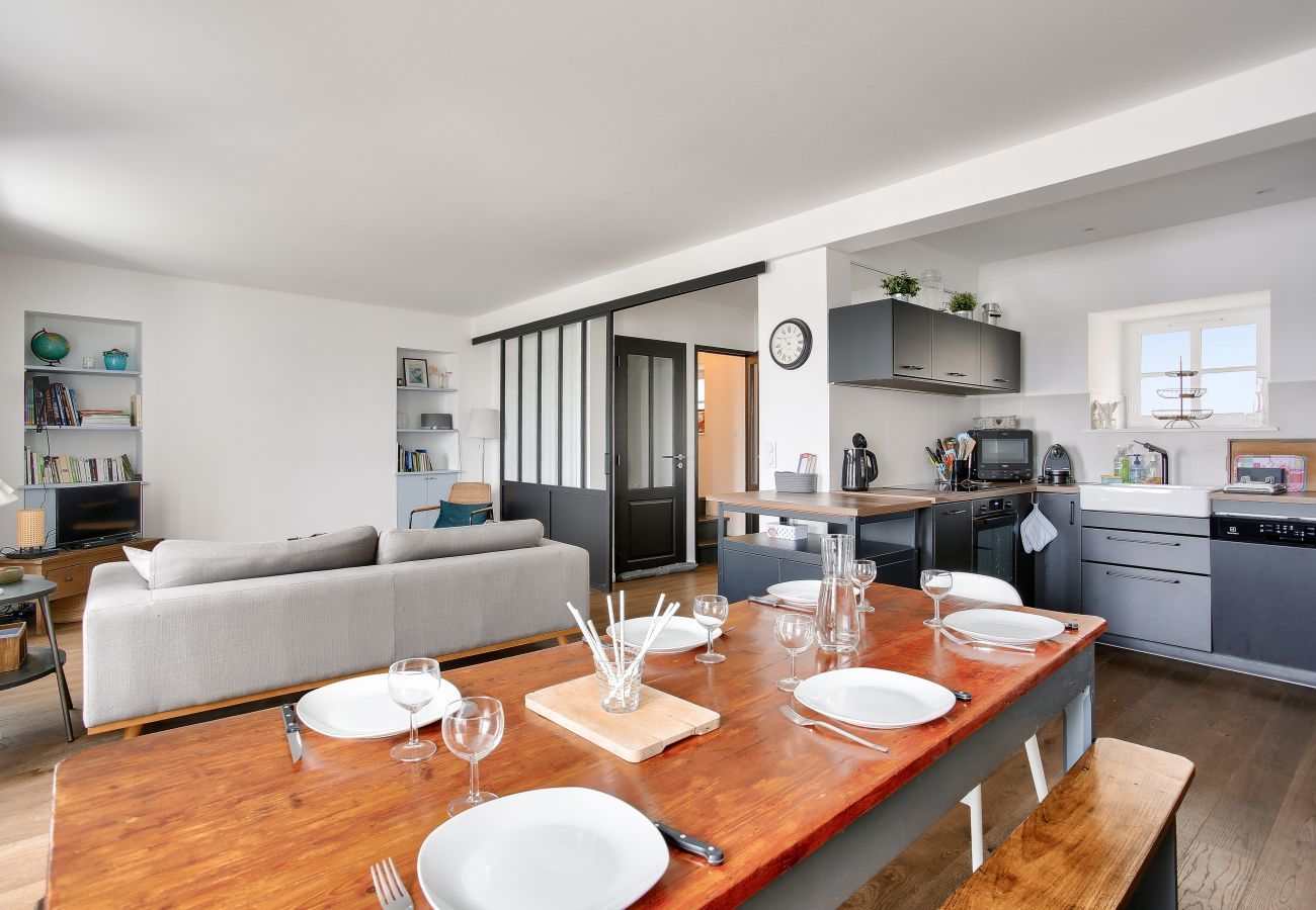 House in La Ville-ès-Nonais - Exceptional view - Private waterfront access