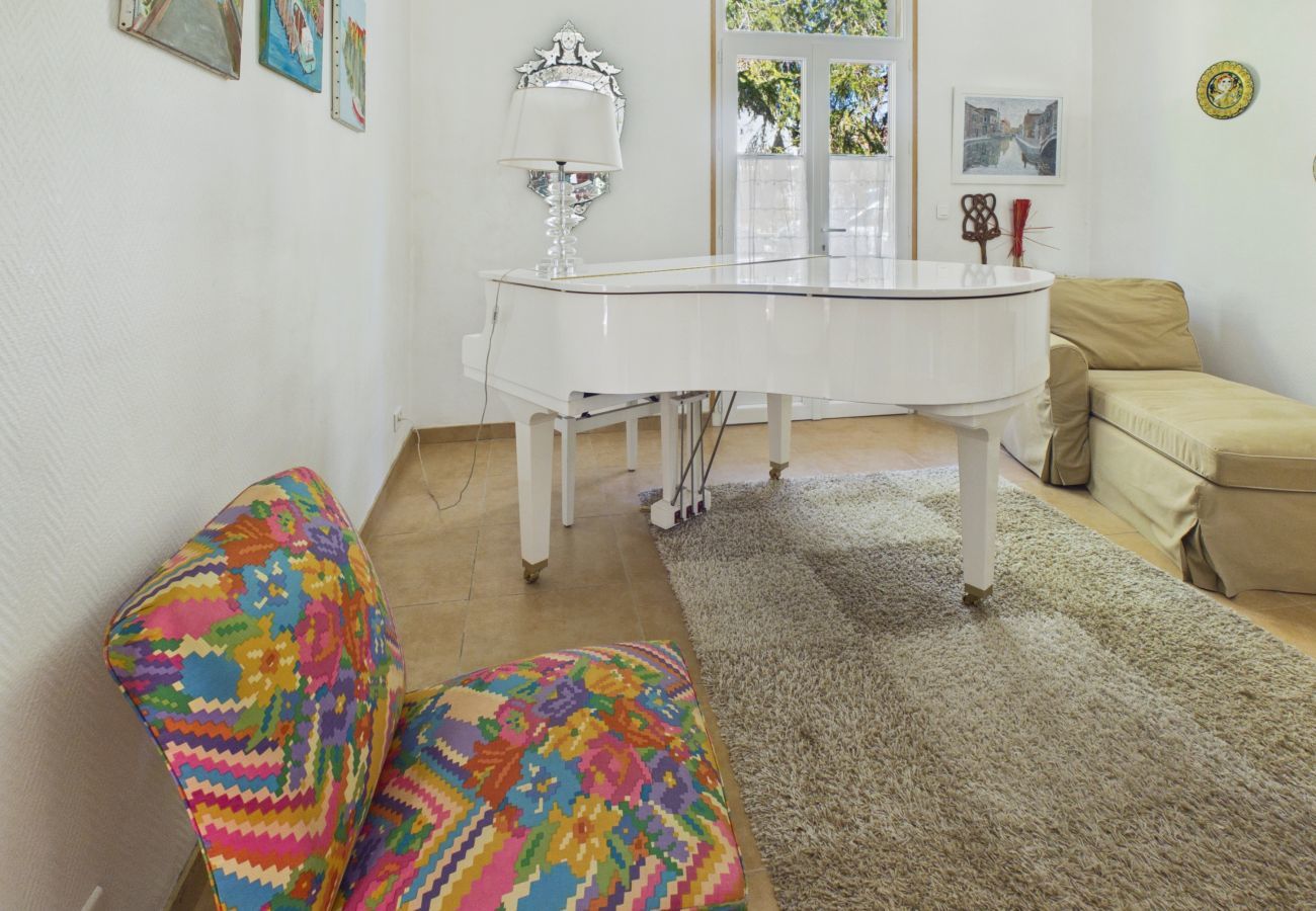 Villa in Andernos-les-Bains - 200m from the beach- House with great garden 