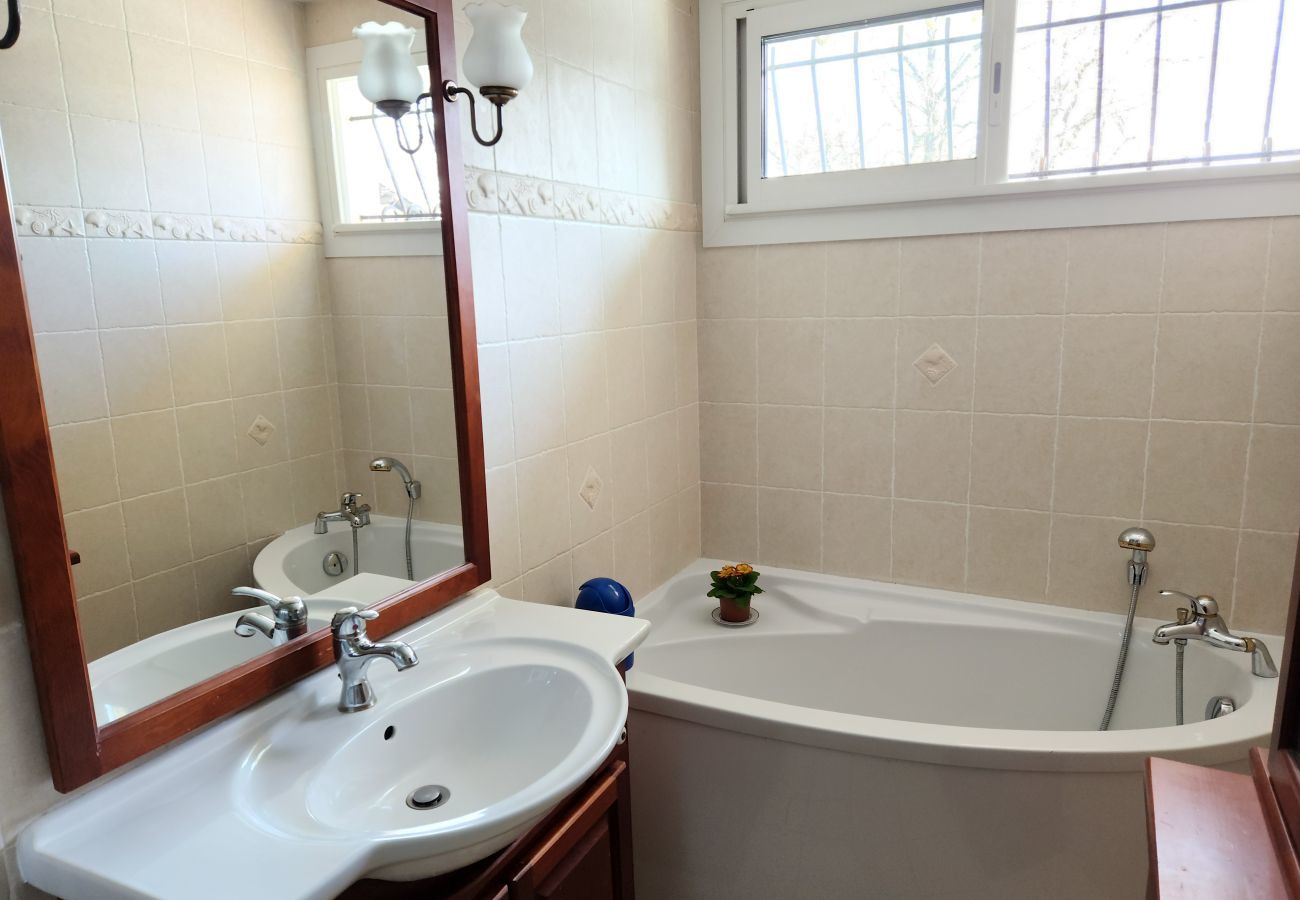 House in Andernos-les-Bains - House for 6 with swimming pool 