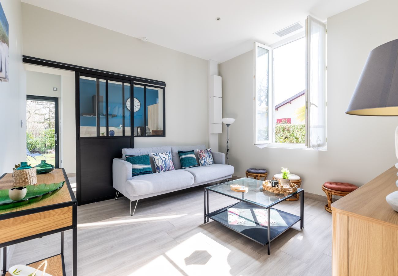 Villa in Andernos-les-Bains - Garden and comfort 600m from the Jetée beach