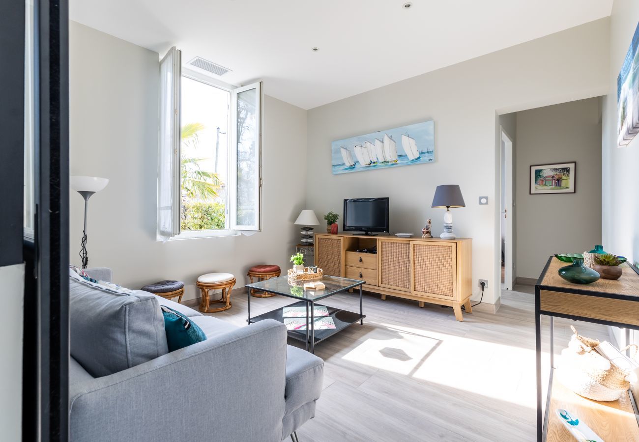 Villa in Andernos-les-Bains - Garden and comfort 600m from the Jetée beach