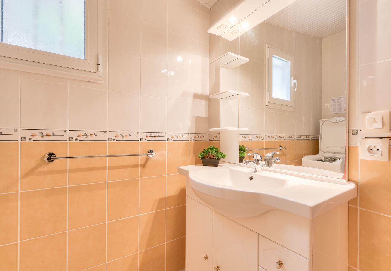 House in Arès - 700m Beach-Sweet stay in the little pine house