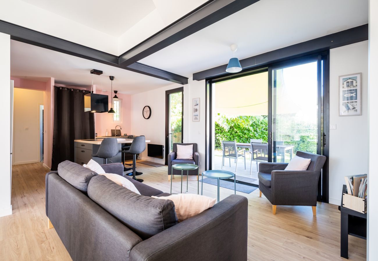 House in Andernos-les-Bains - 150m from the beach, house with garden for 9