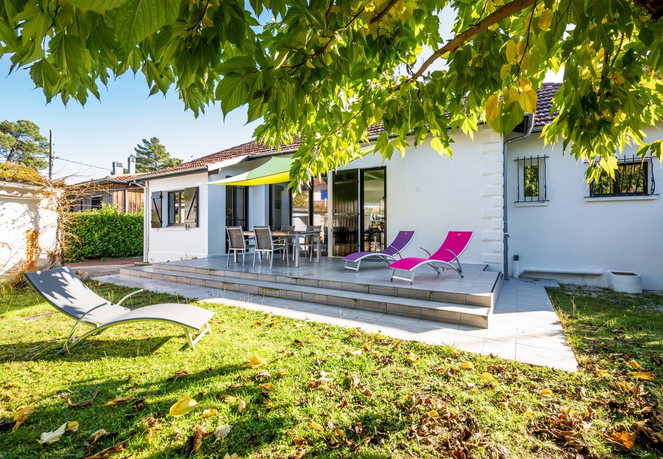 House in Andernos-les-Bains - 150m from the beach, house with garden for 9