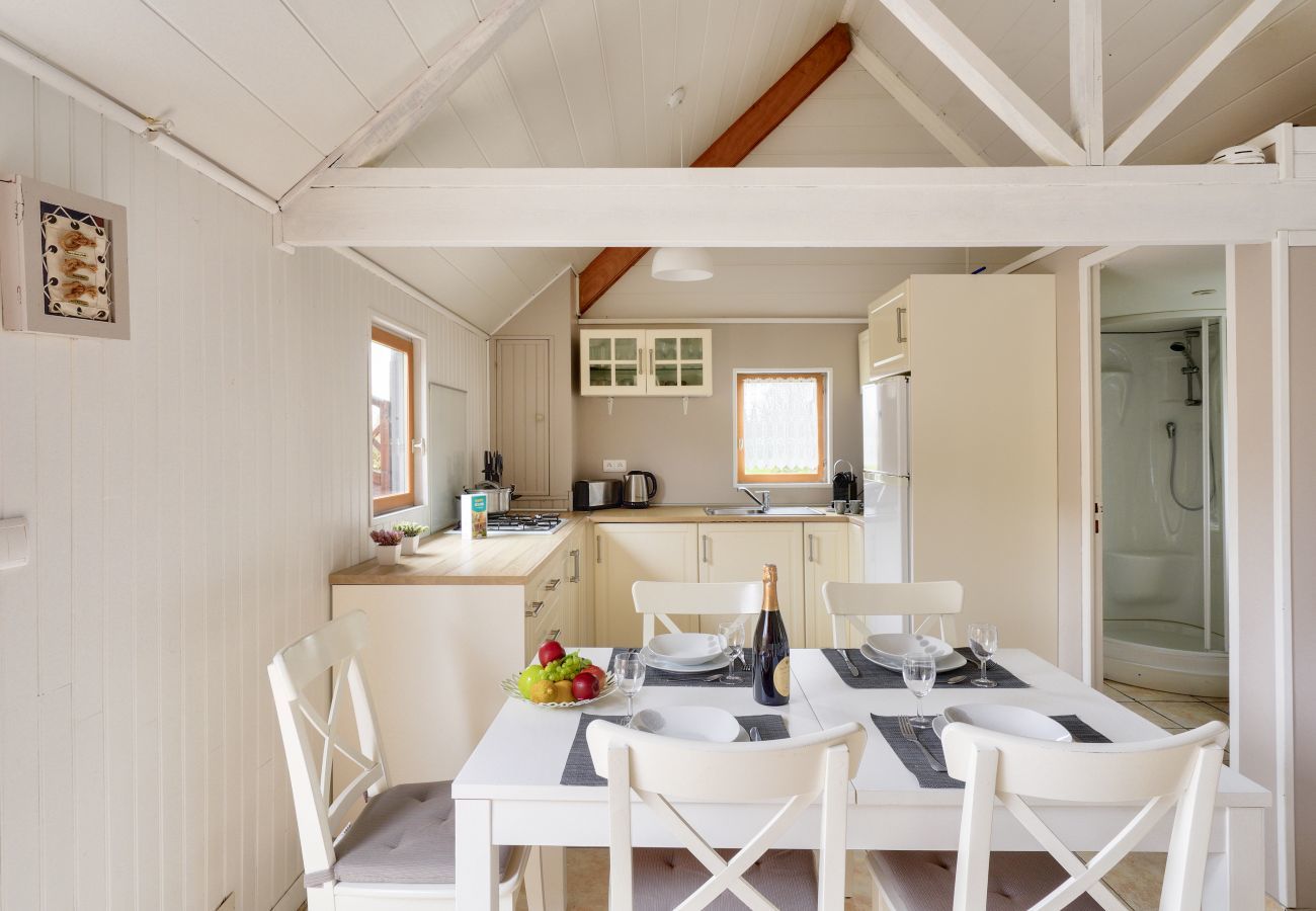 Chalet in Loctudy - 800m from the beach, quiet chalet for 4