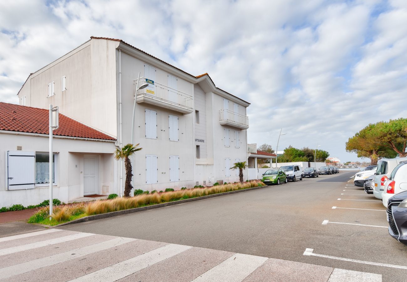 Apartment in Saint-Gilles-Croix-de-Vie - Between beach and port: Apartment for 4