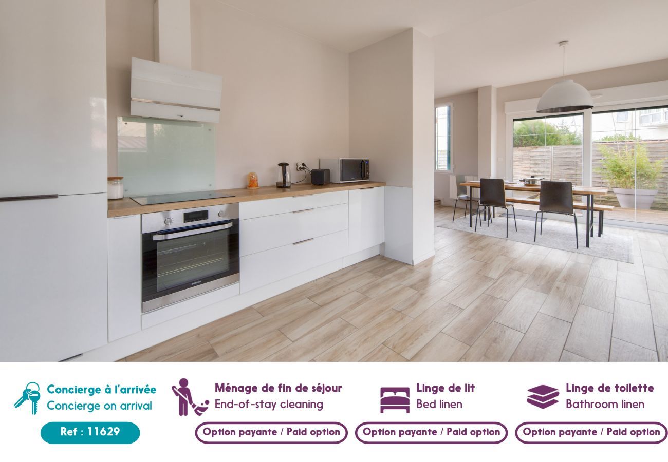 House in Lanton - 300m from the beach, house for 7 with a pool