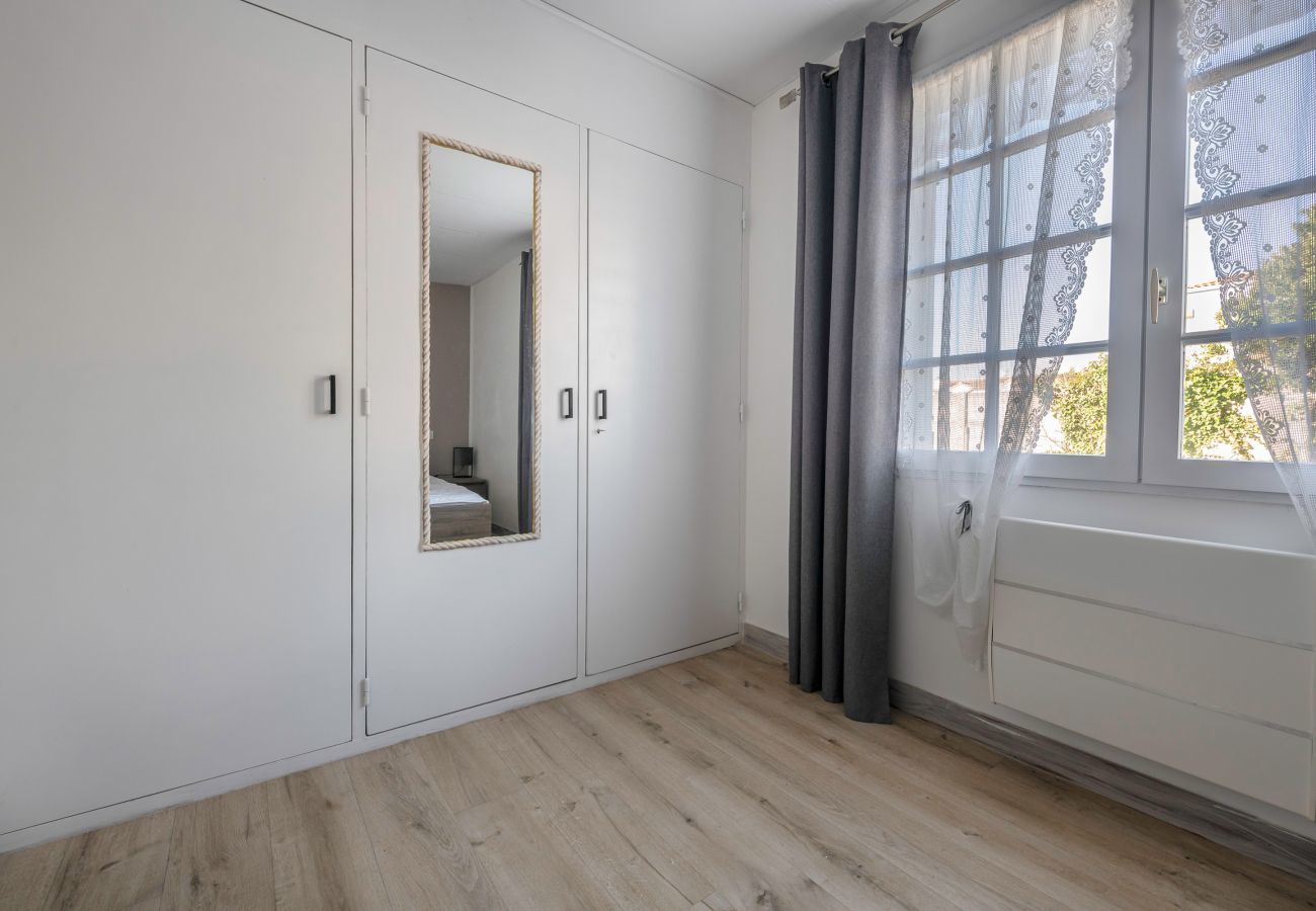 Apartment in Préfailles - Flat for 4 with large garden