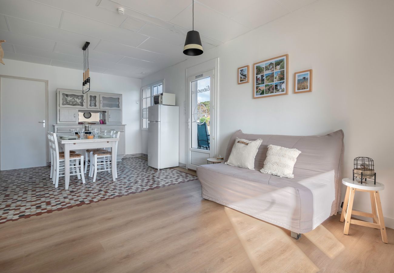 Apartment in Préfailles - Flat for 4 with large garden