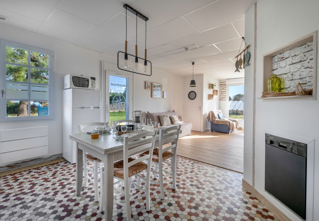 Apartment in Préfailles - Flat for 4 with large garden