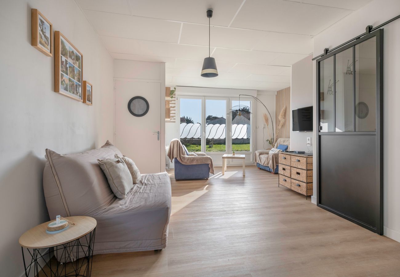 Apartment in Préfailles - Flat for 4 with large garden
