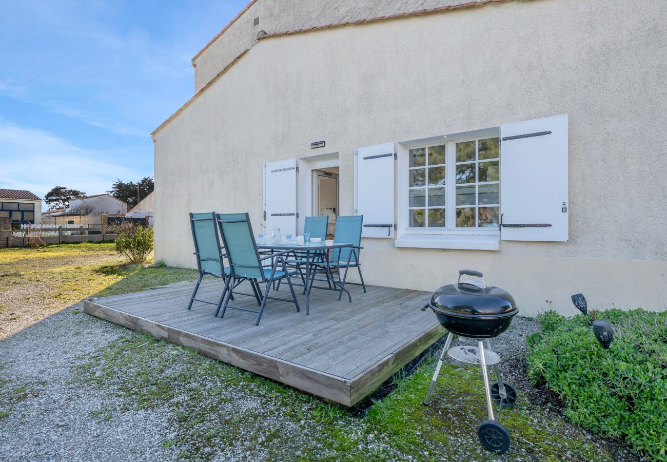 Apartment in Préfailles - Flat for 4 with large garden