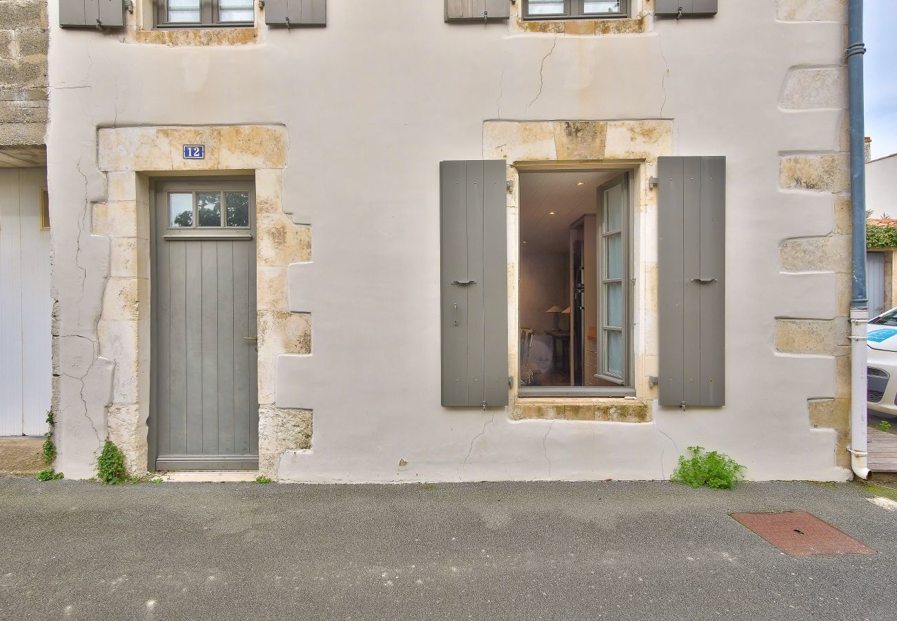 House in La Flotte - Charming house for 2 - 500m from the beach