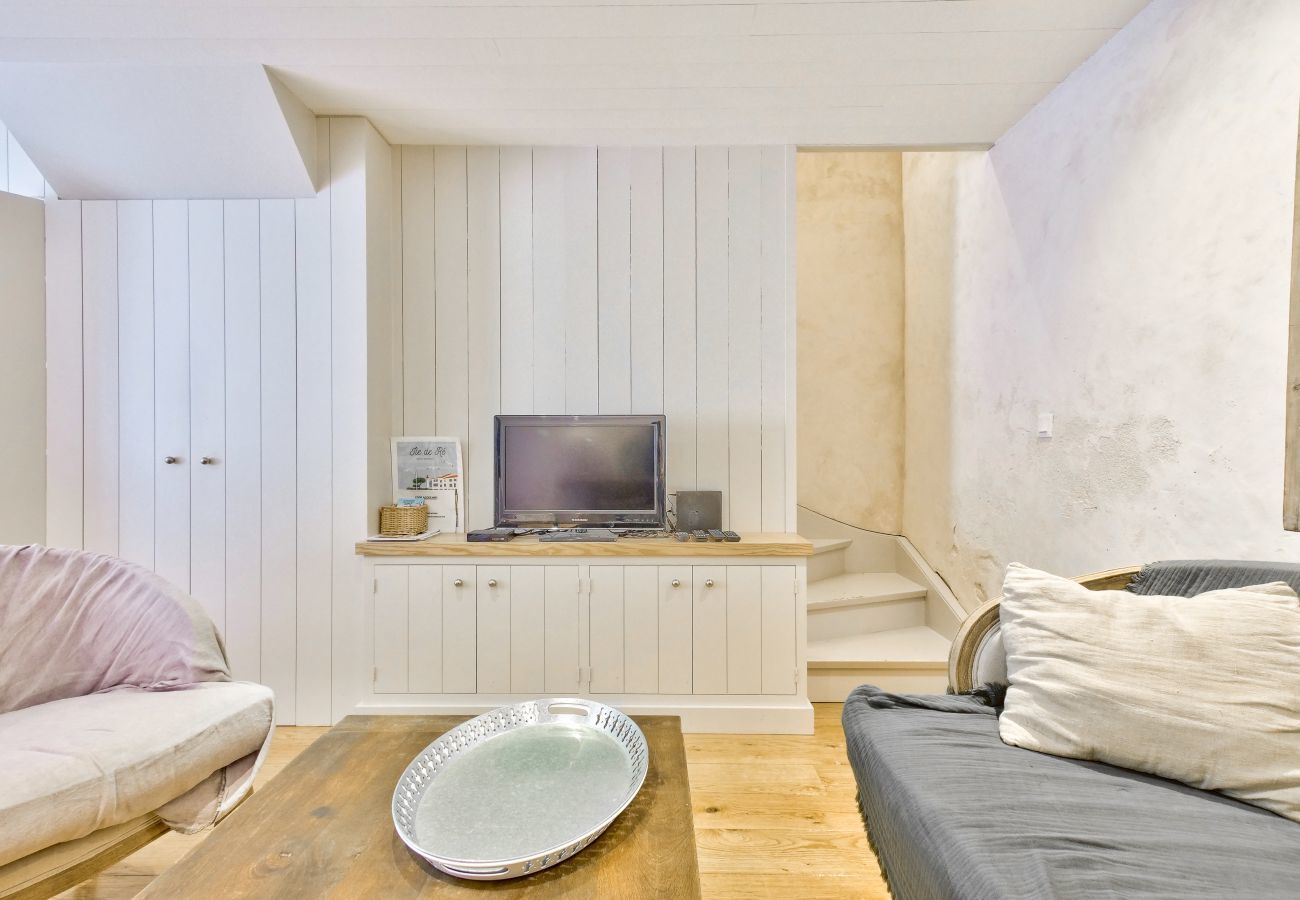 House in La Flotte - Charming house for 2 - 500m from the beach