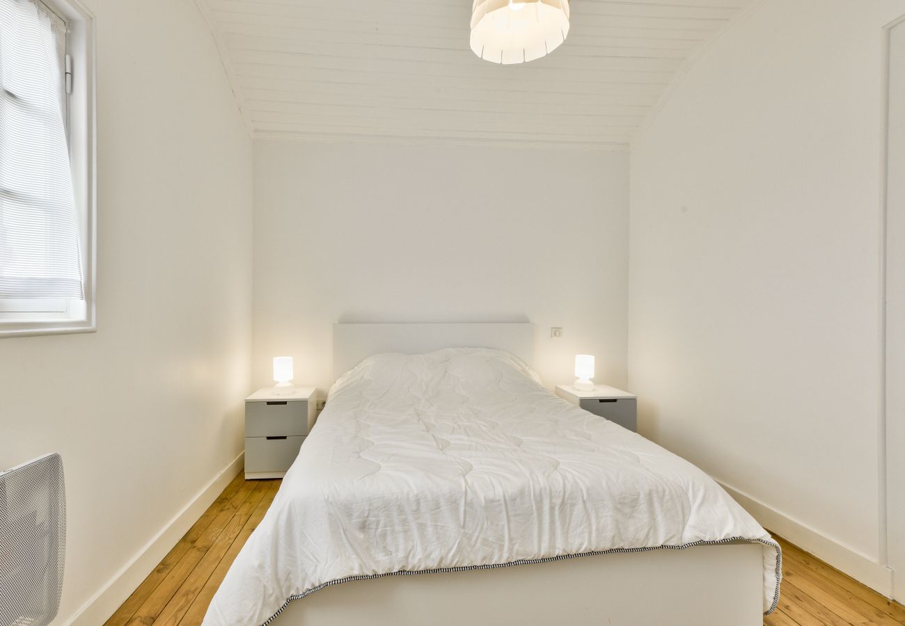House in Andernos-les-Bains - House for 10 - garden - 600 m from the beach 
