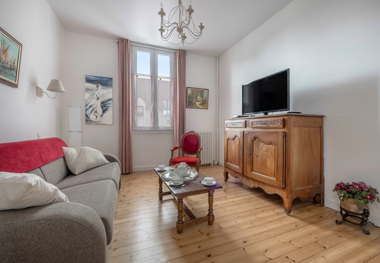 House in Le Pouliguen - 800m from the beach - big house for 8