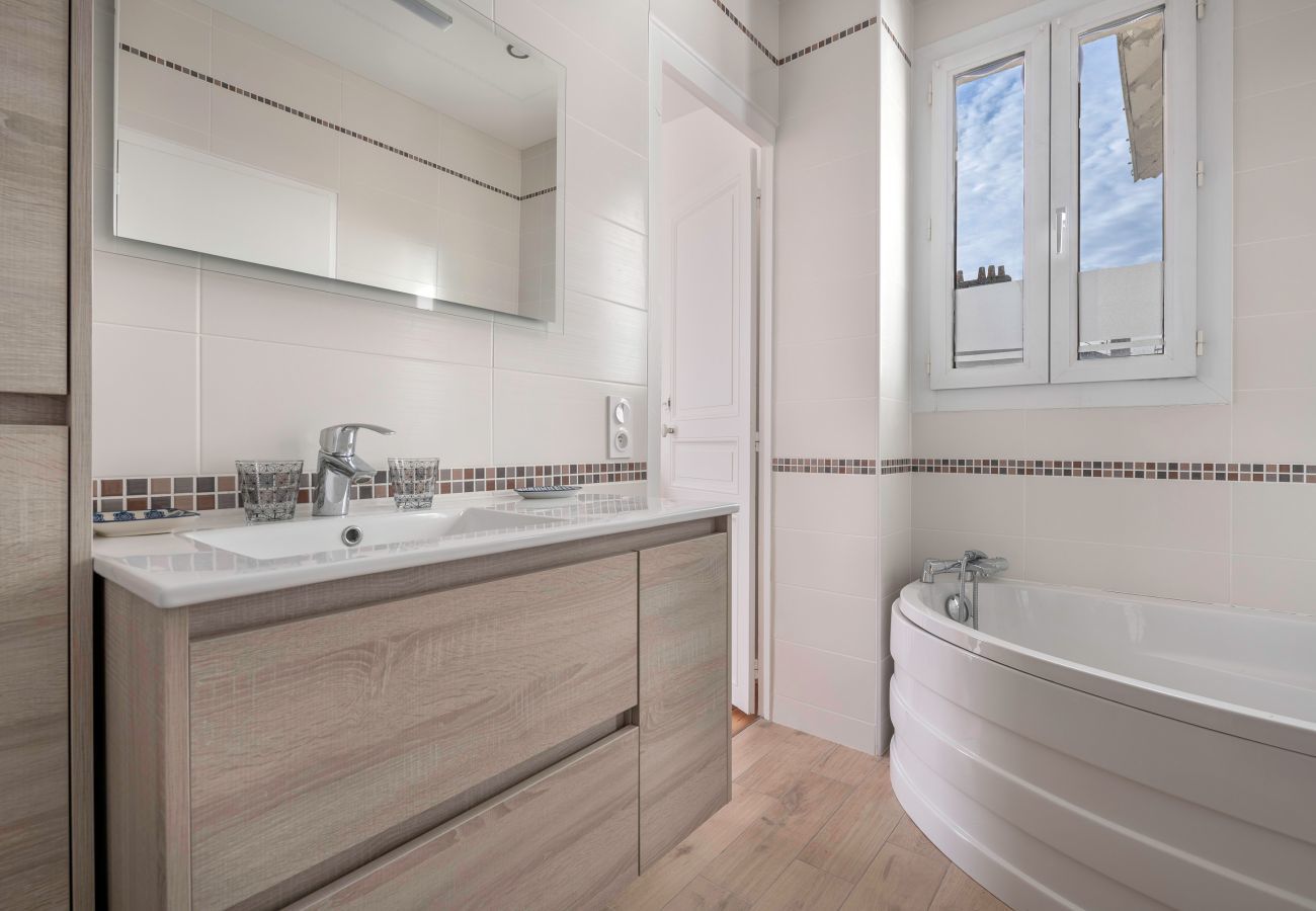 House in Le Pouliguen - 800m from the beach - big house for 8