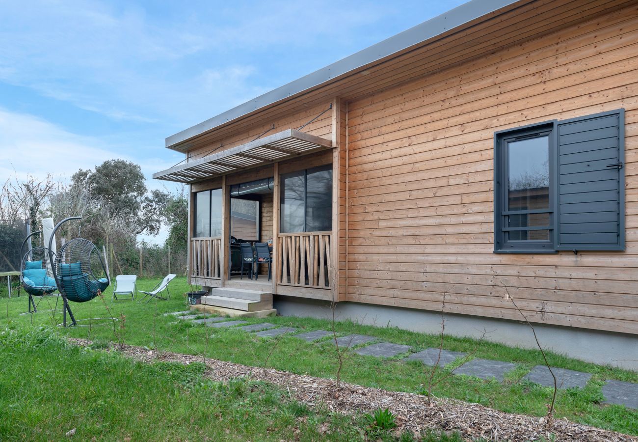 Chalet in Guérande - Pool - Living room in Guérande - 3 bedrooms
