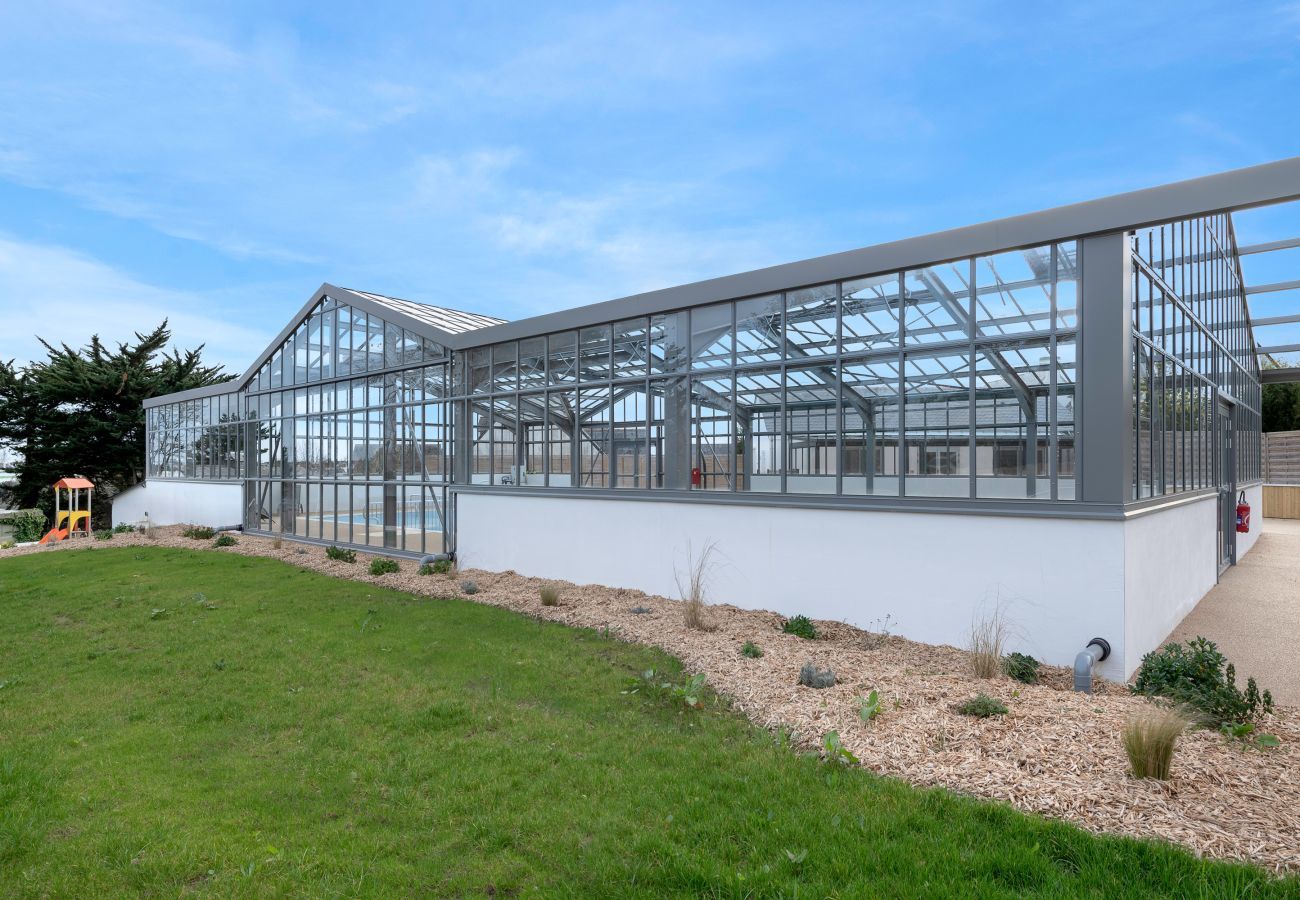 Chalet in Guérande - Pool - Living room in Guérande - 3 bedrooms