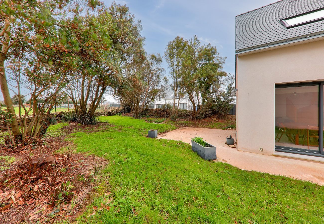 House in Saint-Pierre-Quiberon - 600m from the beach, house for 8 with garden
