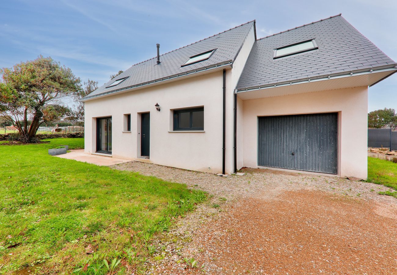House in Saint-Pierre-Quiberon - 600m from the beach, house for 8 with garden
