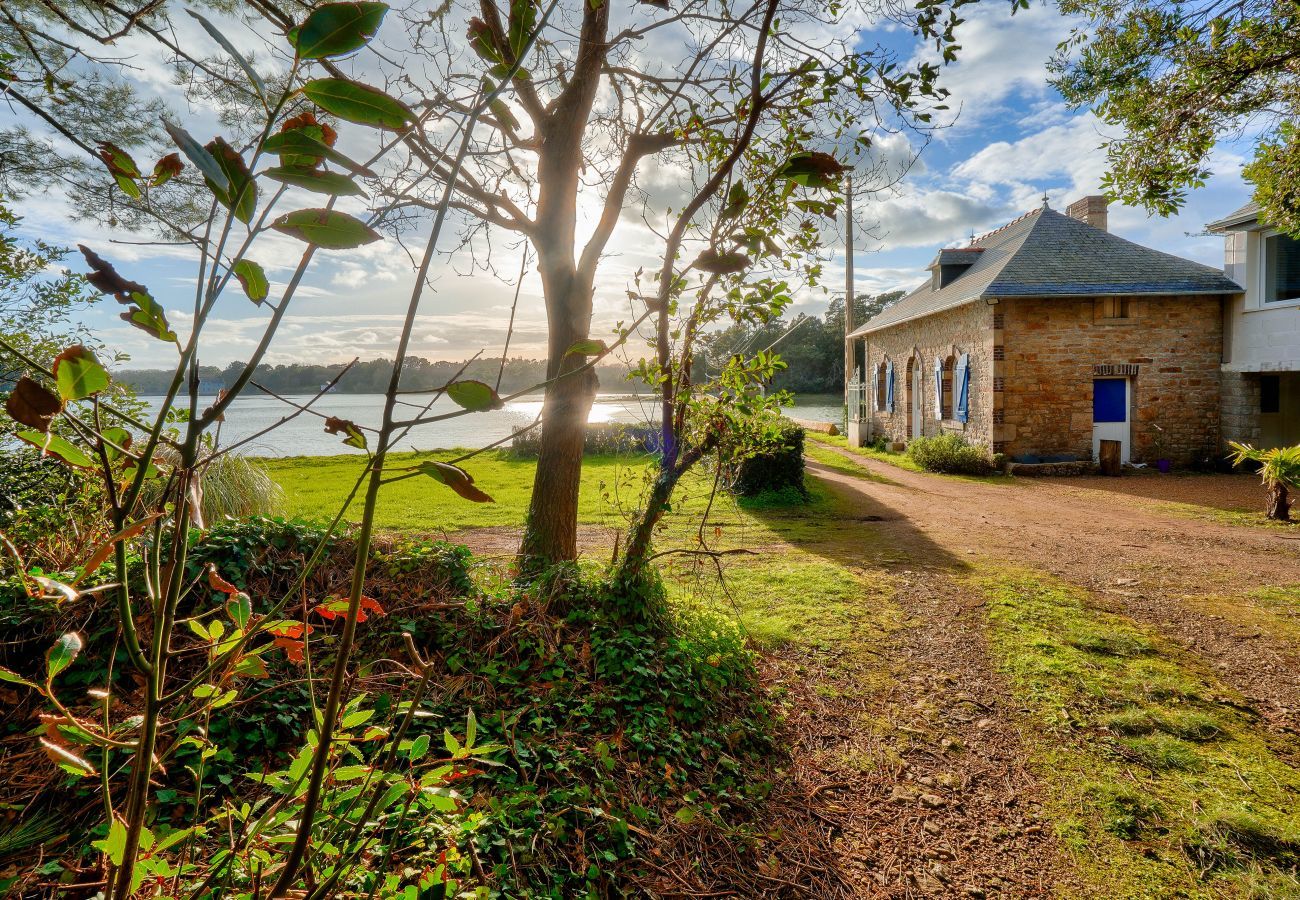 House in Loctudy - An exceptional address for 4 on Queffen Island