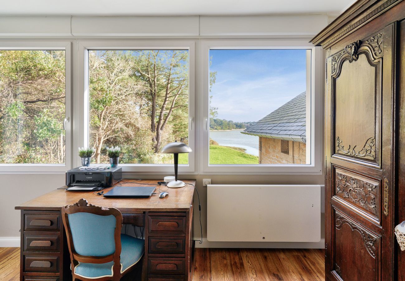 House in Loctudy - An exceptional address for 4 on Queffen Island
