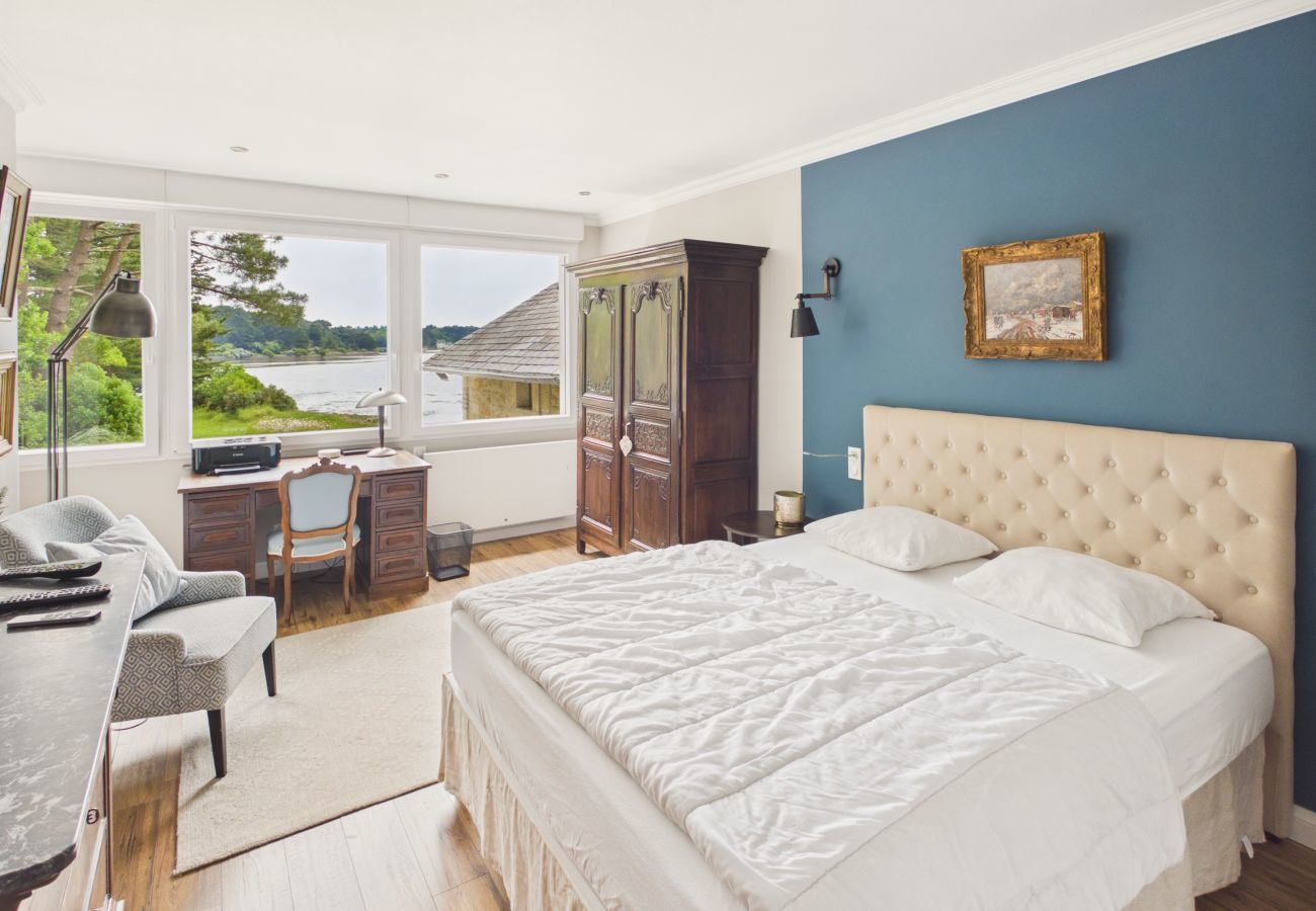 House in Loctudy - An exceptional address for 4 on Queffen Island
