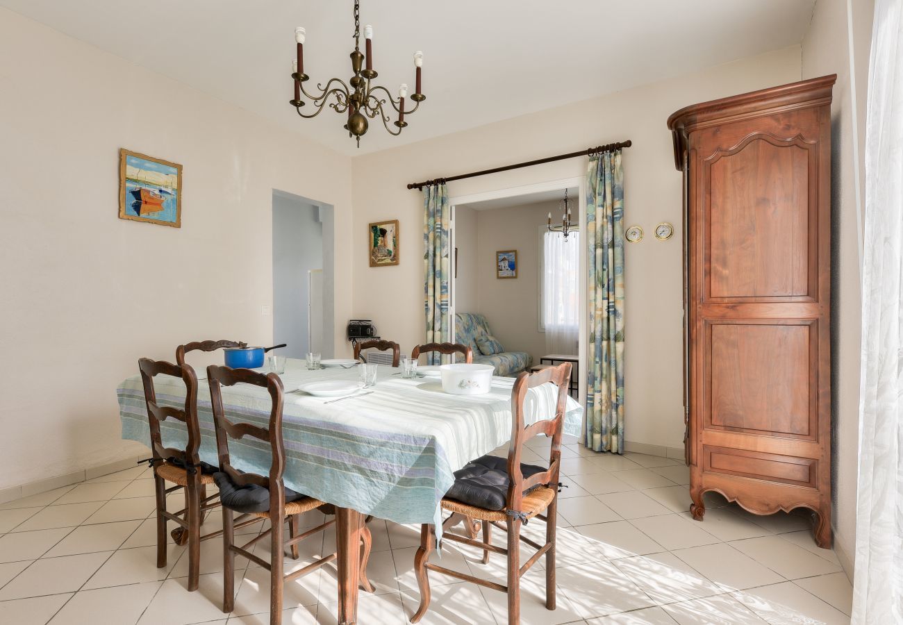 House in Andernos-les-Bains - A peaceful stopover for 4 in Andernos-les-Bains