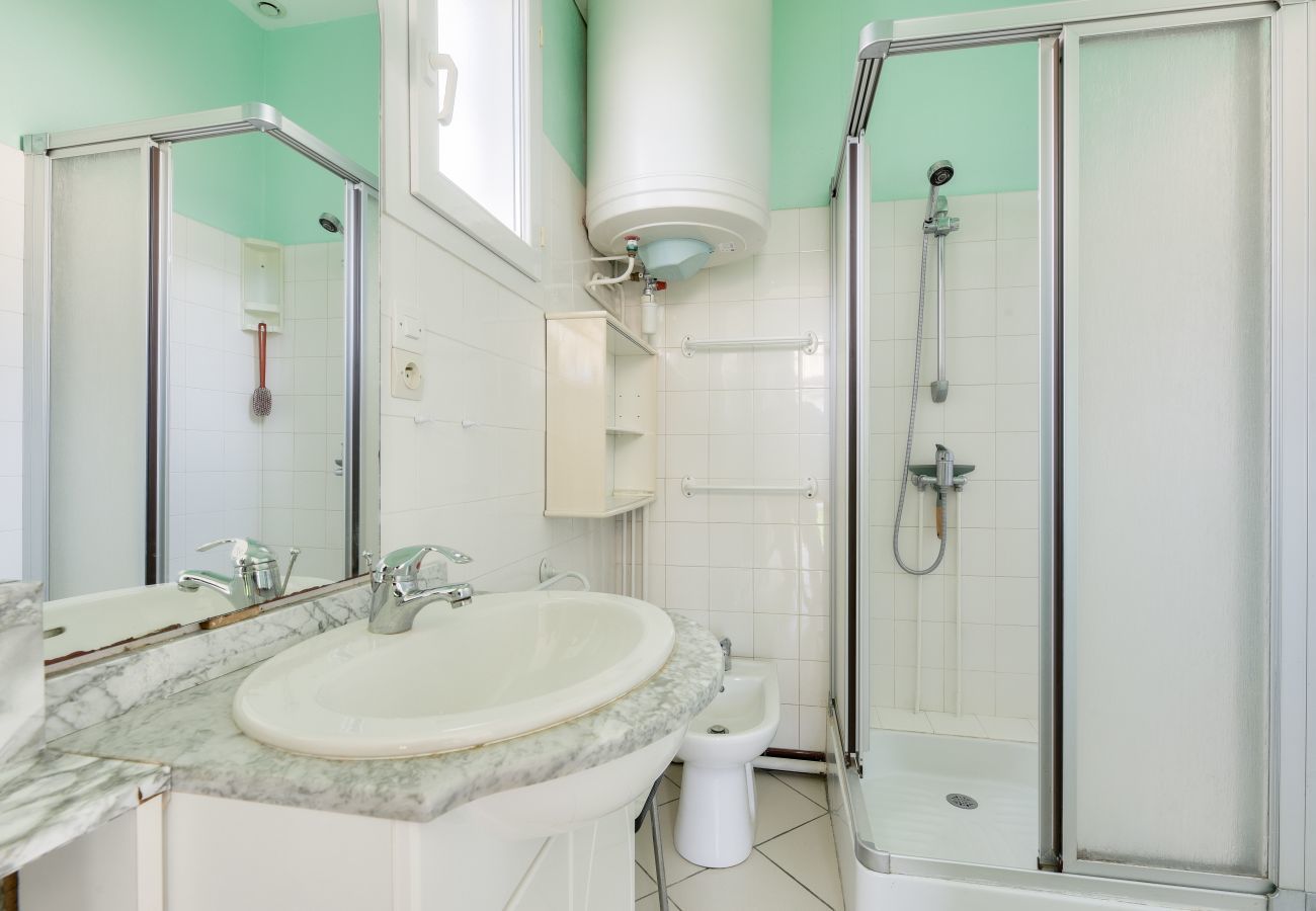 House in Andernos-les-Bains - A peaceful stopover for 4 in Andernos-les-Bains