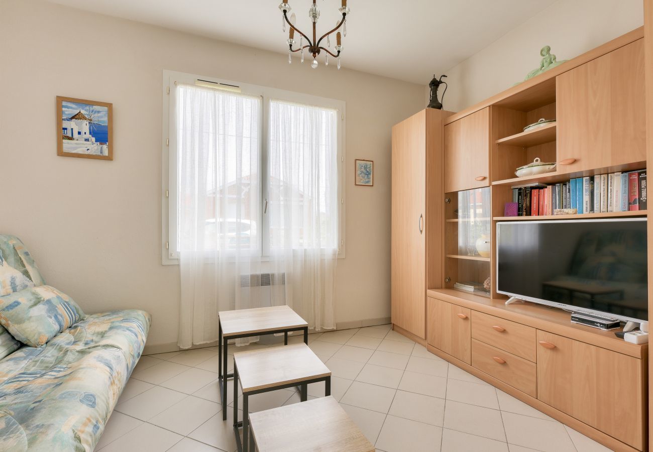 House in Andernos-les-Bains - A peaceful stopover for 4 in Andernos-les-Bains