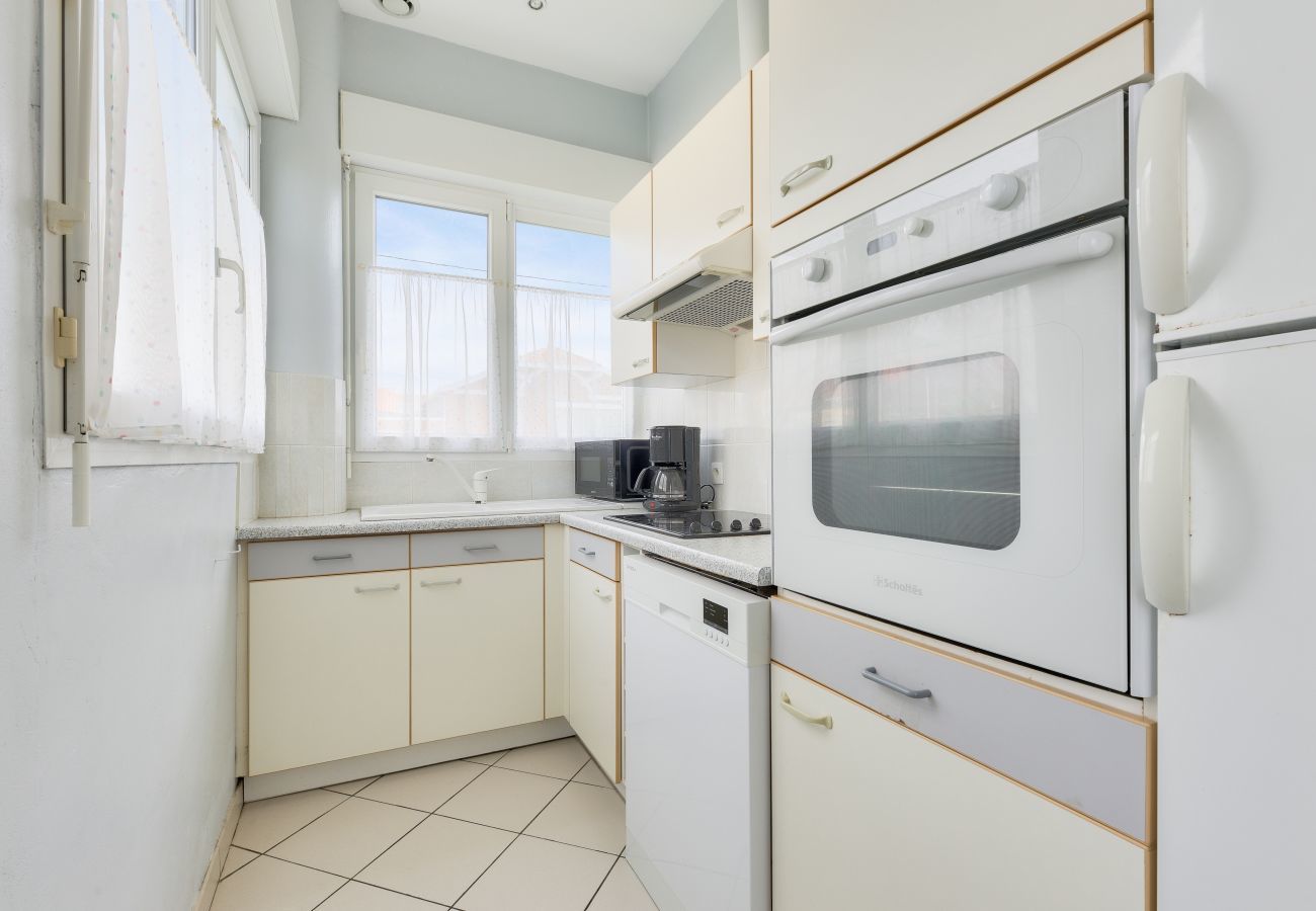 House in Andernos-les-Bains - A peaceful stopover for 4 in Andernos-les-Bains