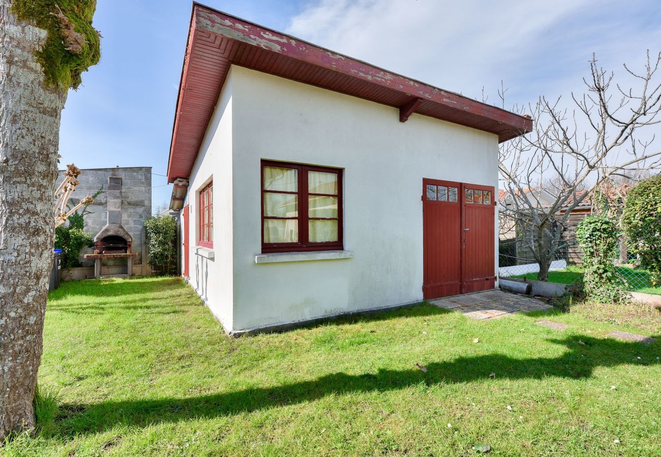 House in Andernos-les-Bains - A peaceful stopover for 4 in Andernos-les-Bains