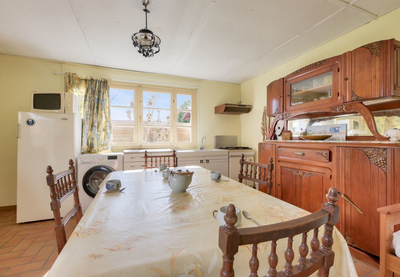 House in Andernos-les-Bains - A peaceful stopover for 4 in Andernos-les-Bains
