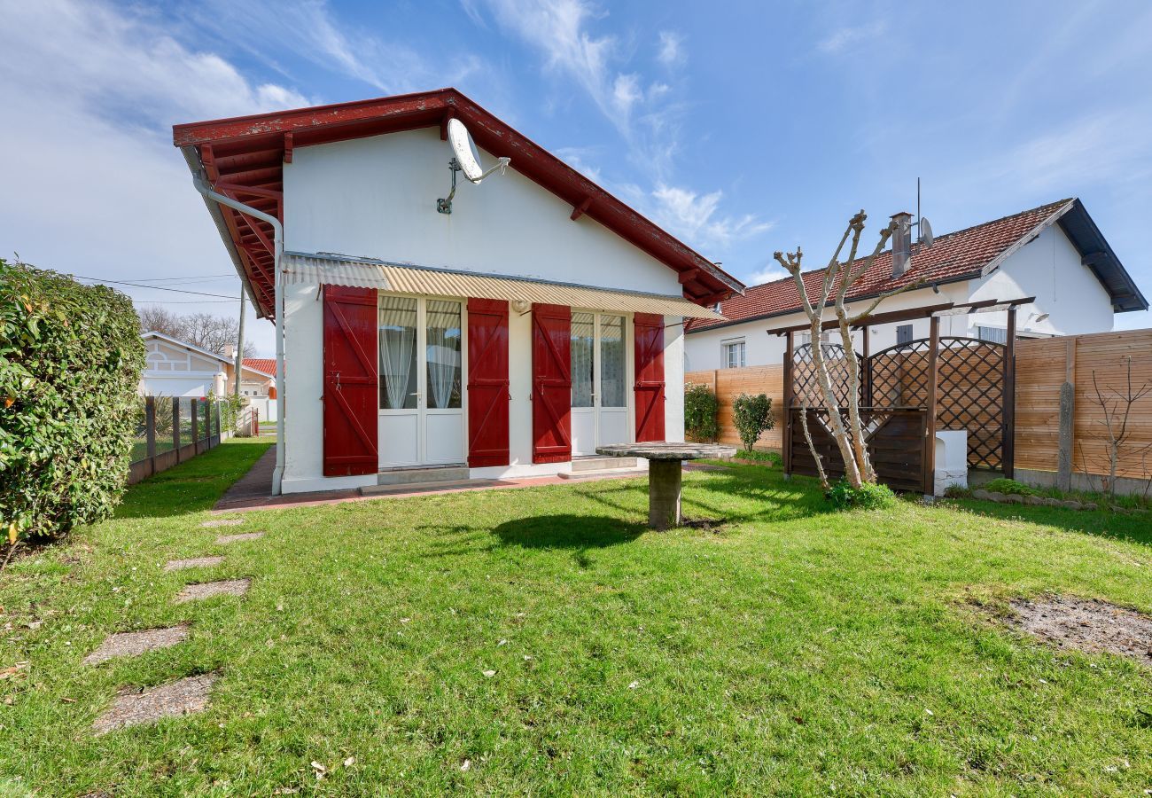 House in Andernos-les-Bains - A peaceful stopover for 4 in Andernos-les-Bains