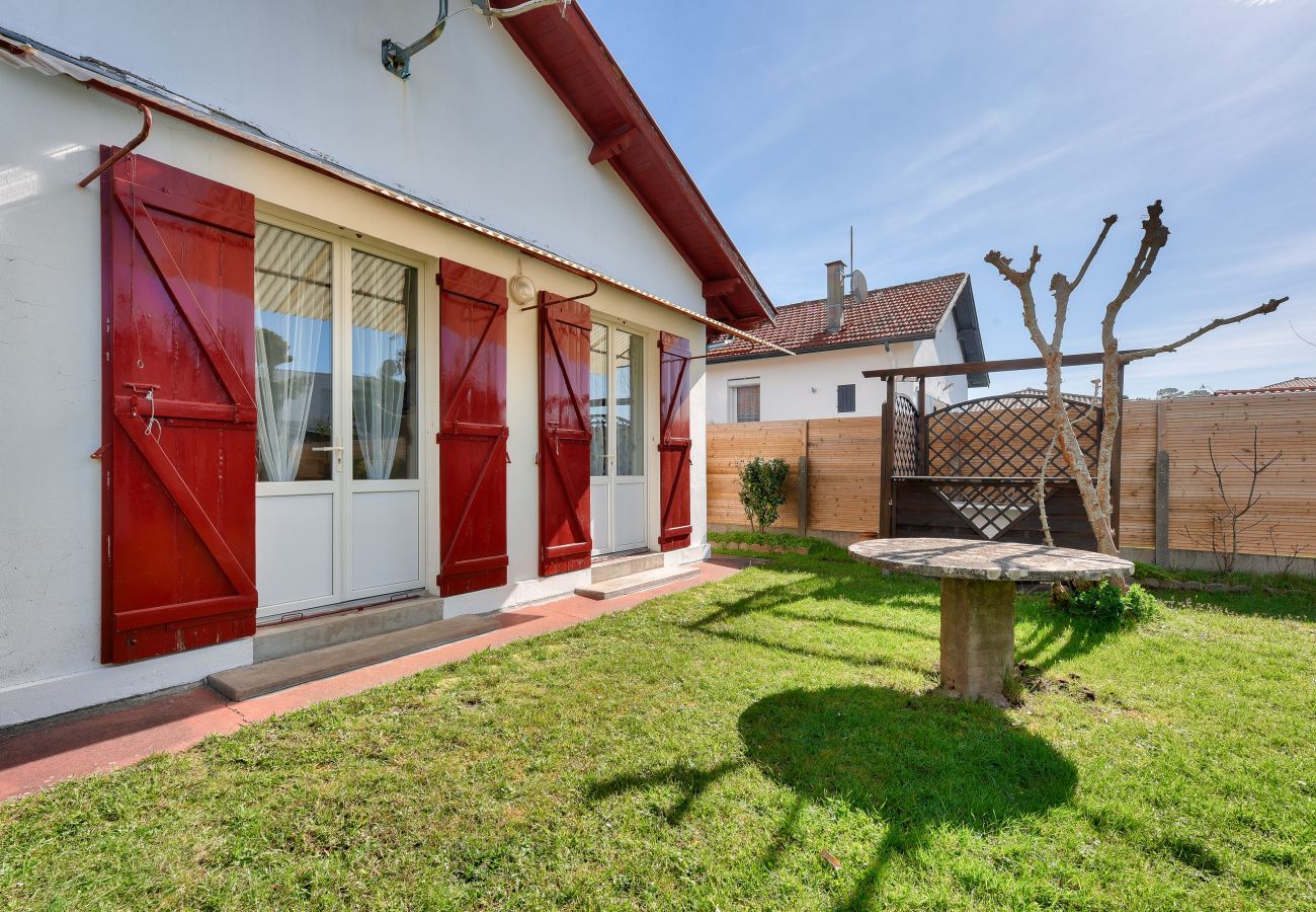 House in Andernos-les-Bains - A peaceful stopover for 4 in Andernos-les-Bains