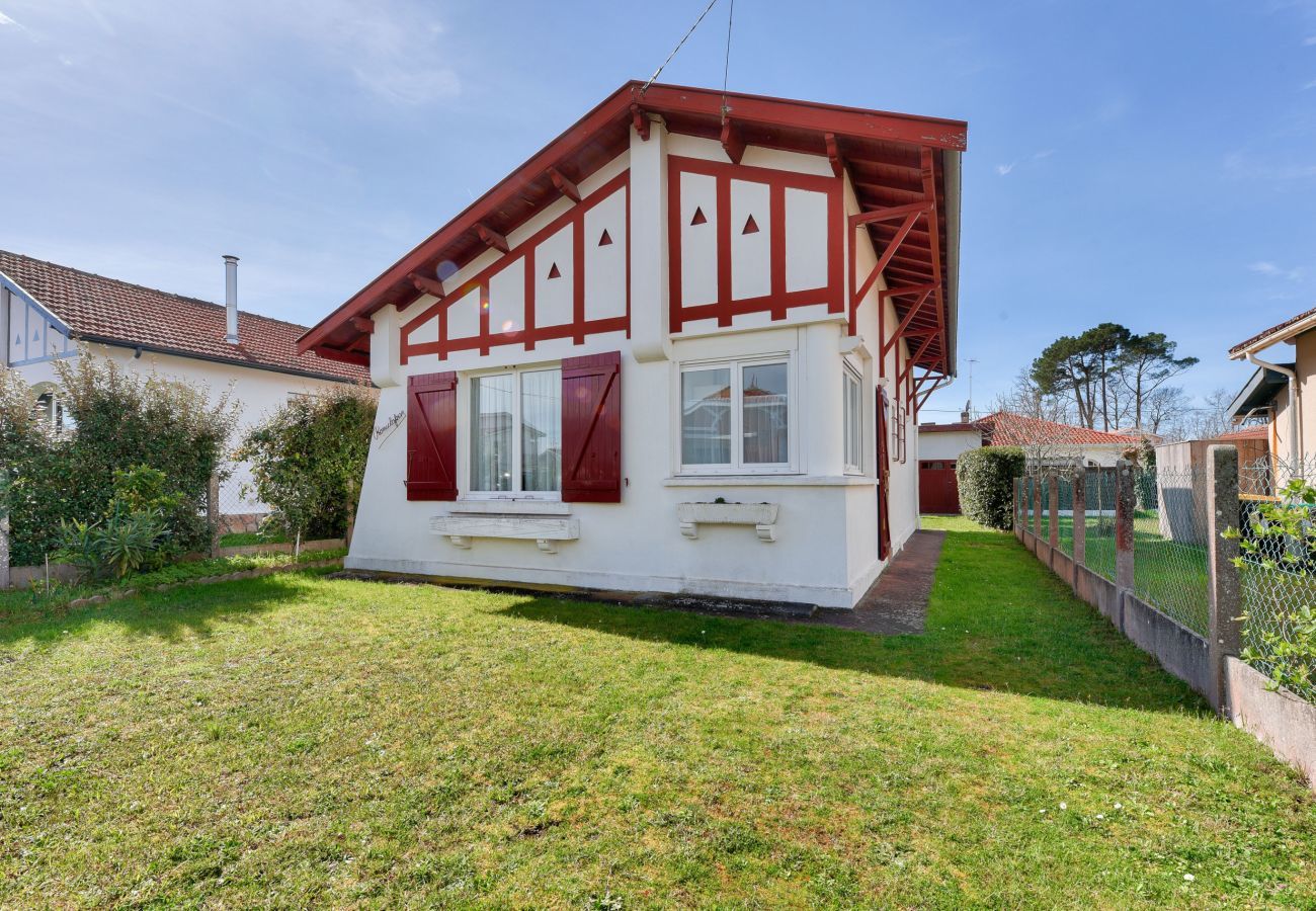 House in Andernos-les-Bains - A peaceful stopover for 4 in Andernos-les-Bains