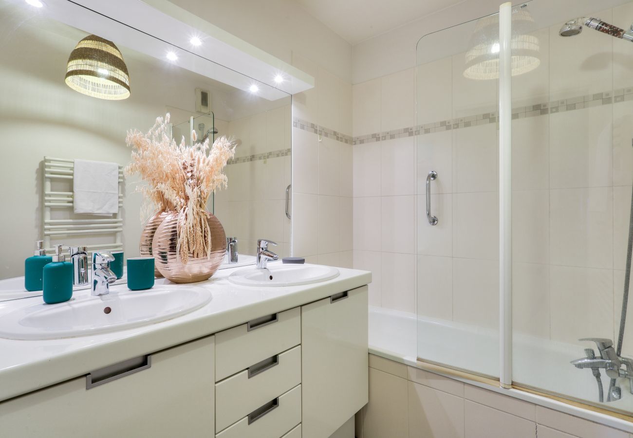 Apartment in Nantes - Stay on the Ile de Nantes overlooking the Loire