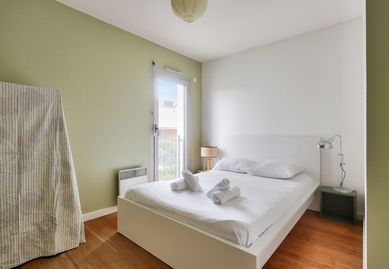 Apartment in Nantes - Stay on the Ile de Nantes overlooking the Loire