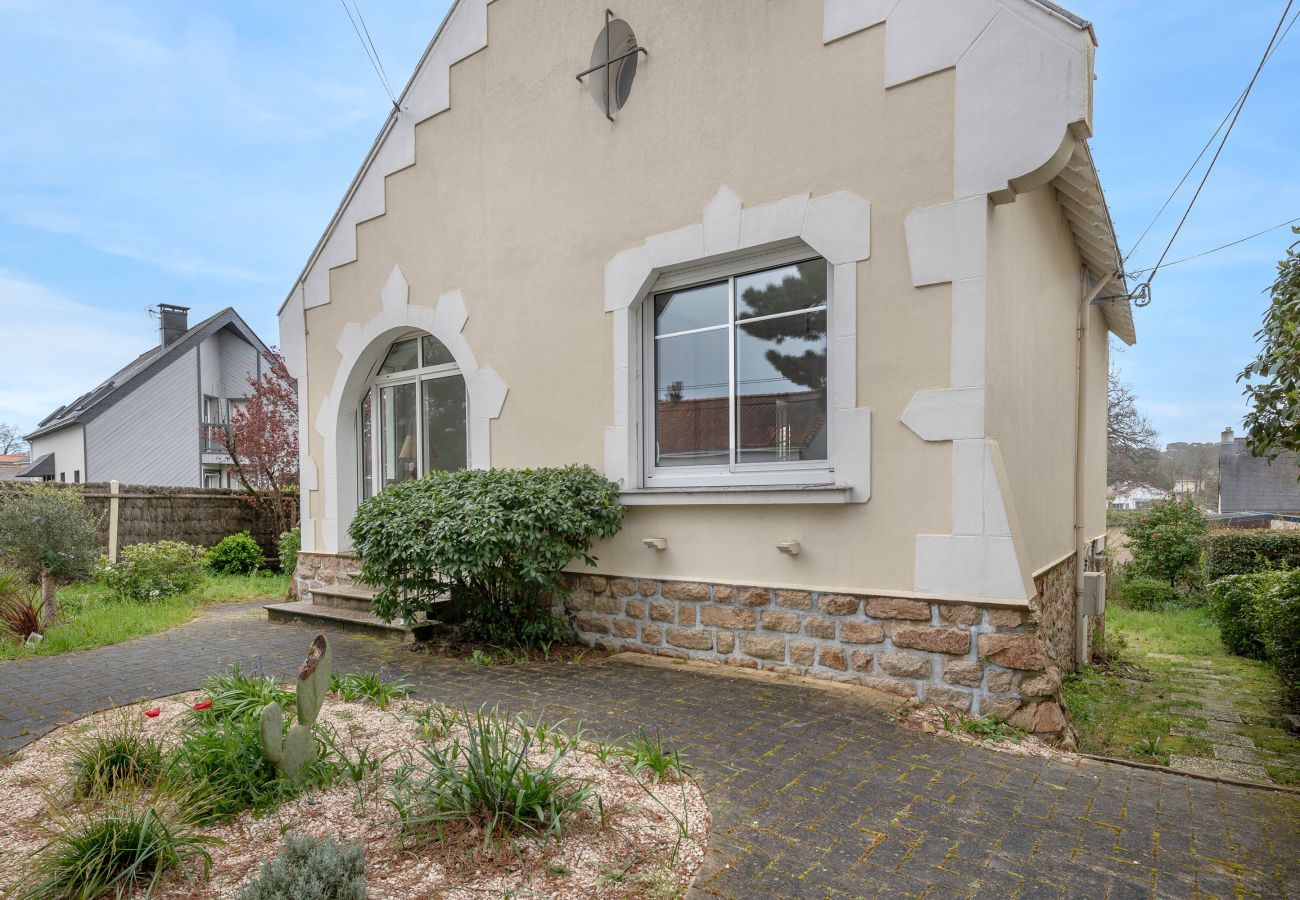 House in Pornichet - House for 5 - garden - 200 m from the beach 