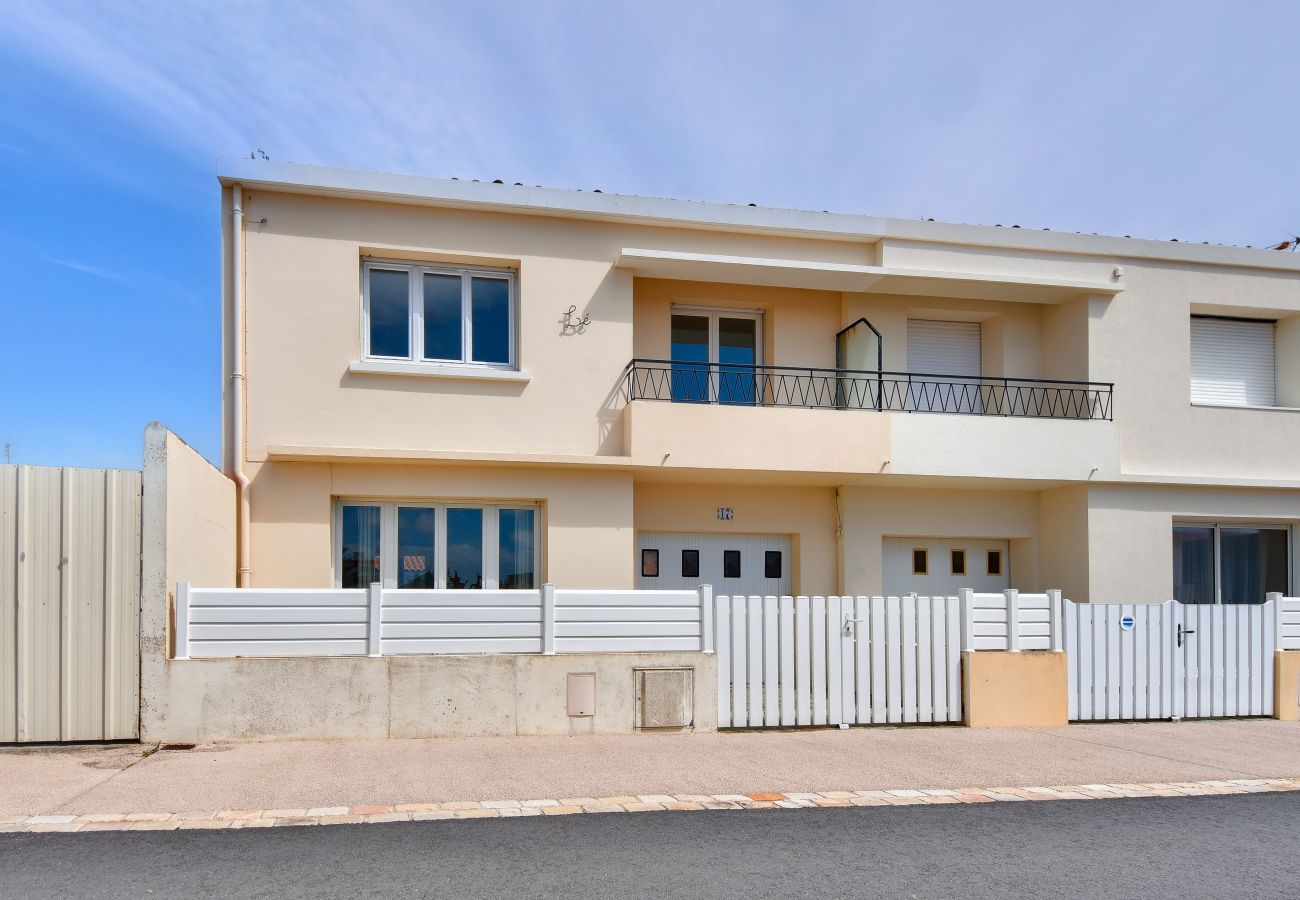 House in Saint-Hilaire-de-Riez - 350m from the beach- House for 8- Large terrace