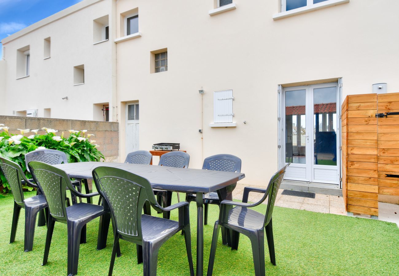 House in Saint-Hilaire-de-Riez - 350m from the beach- House for 8- Large terrace