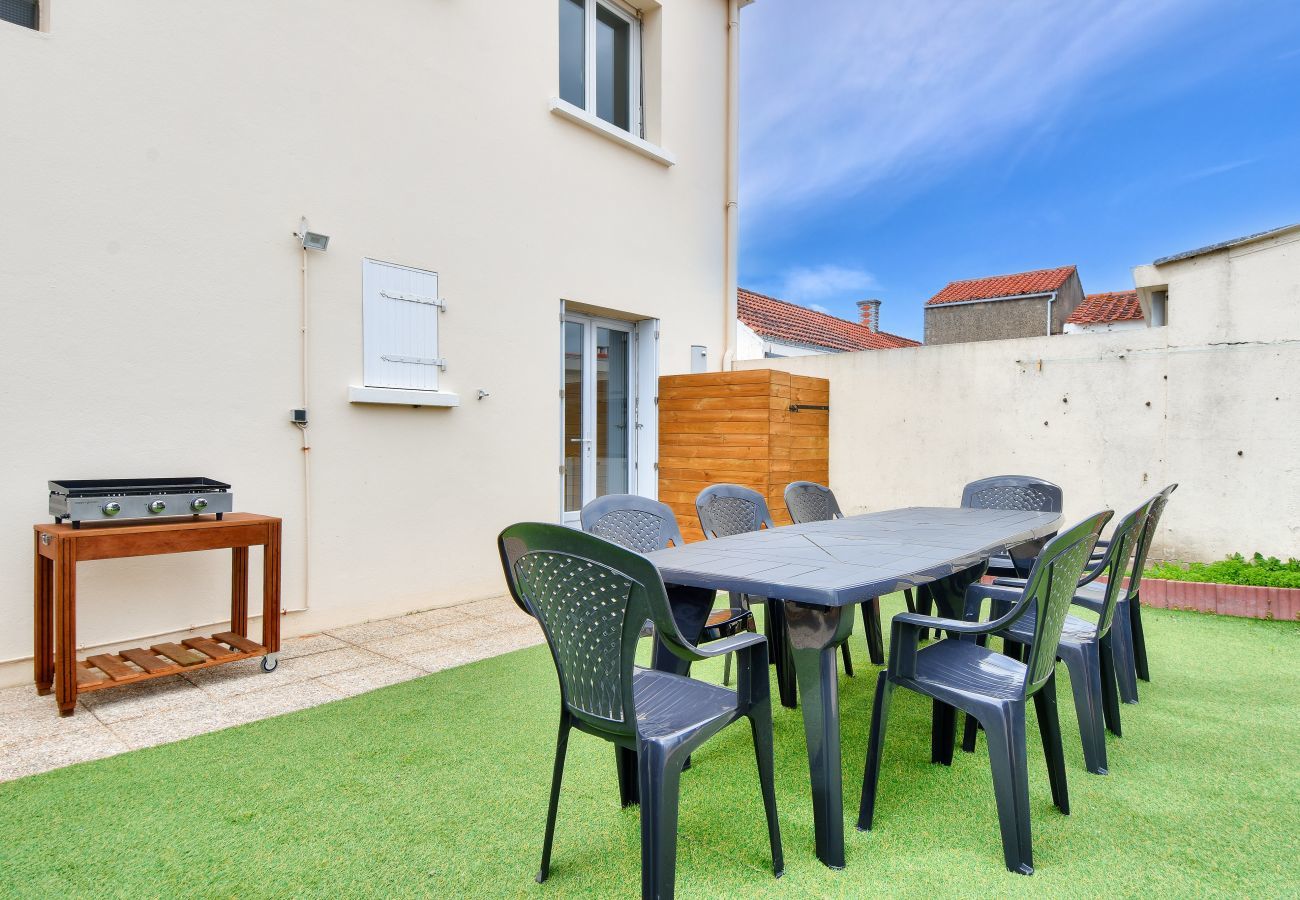 House in Saint-Hilaire-de-Riez - 350m from the beach- House for 8- Large terrace