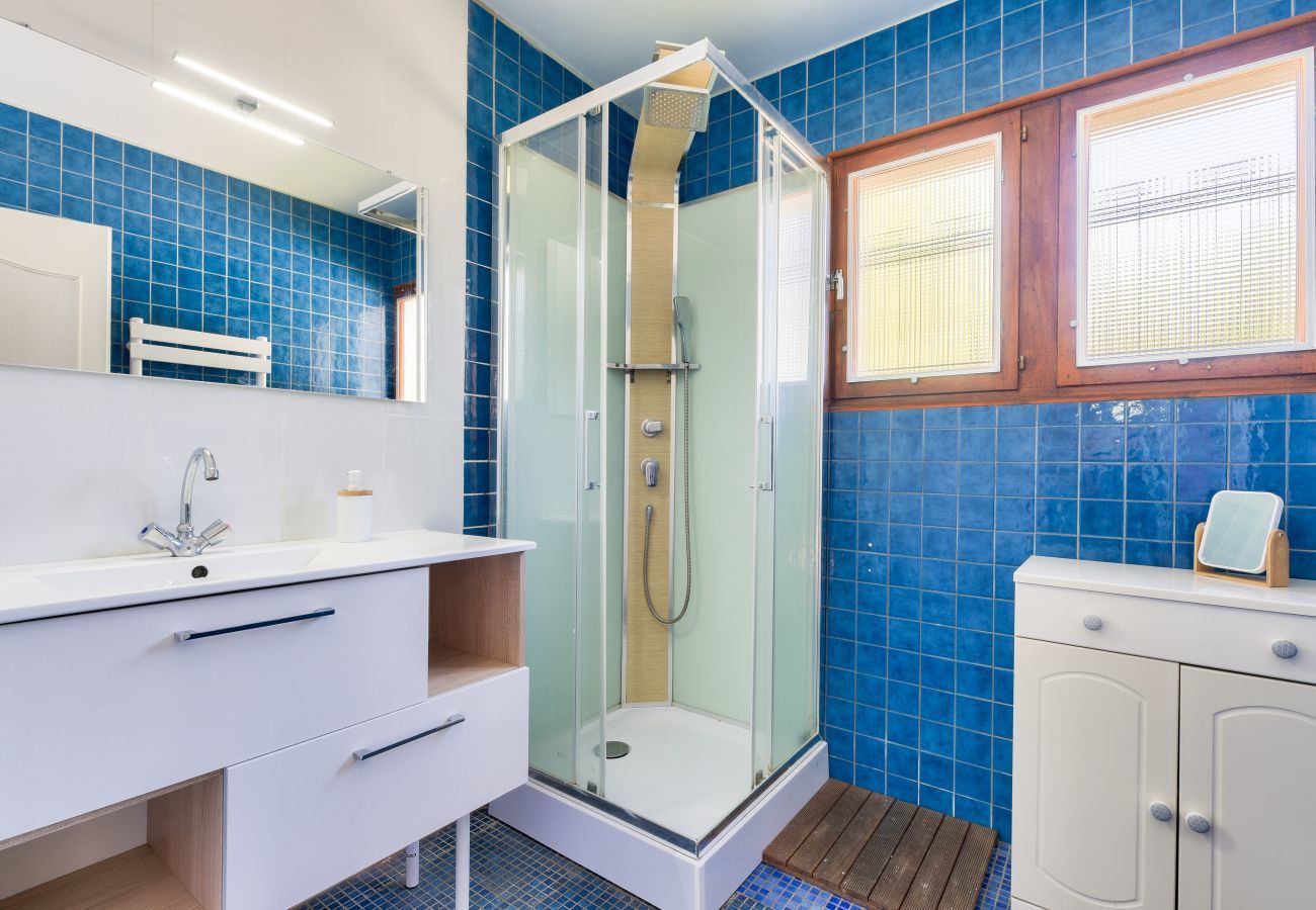 House in Andernos-les-Bains - 1km Mauret's beach- house for 6 with a pool